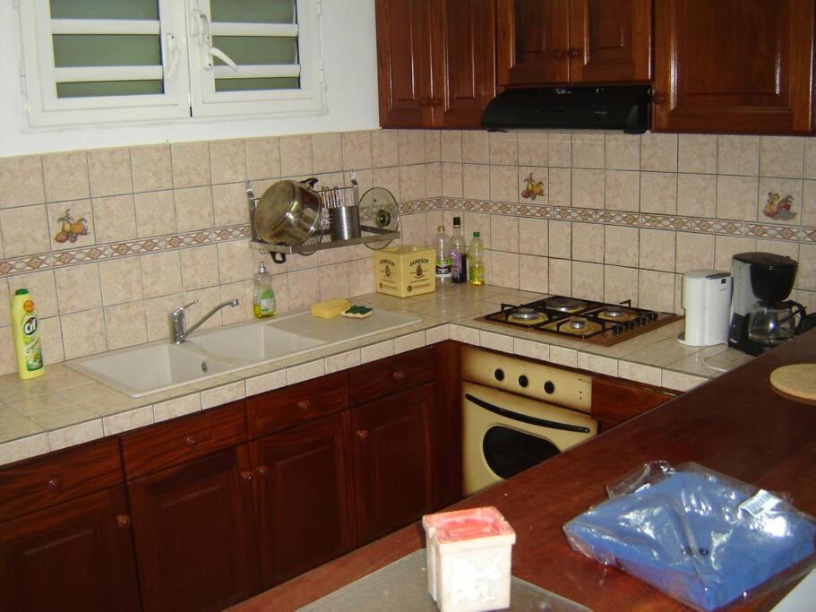 Charmant Appartement Verdoyant Le Morne-Vert Luaran gambar