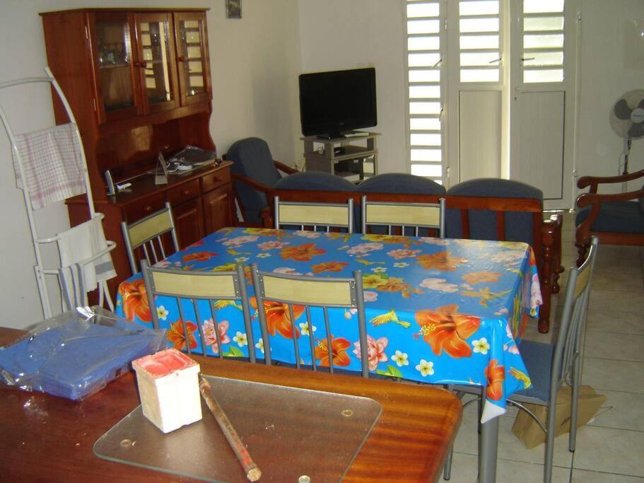 Charmant Appartement Verdoyant Le Morne-Vert Luaran gambar